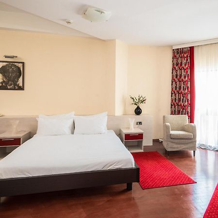 Pelister Skopje Bed & Breakfast Rom bilde