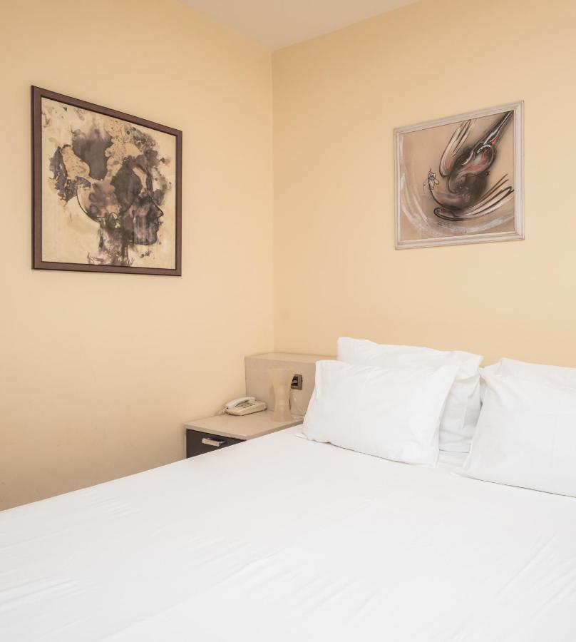 Pelister Skopje Bed & Breakfast Rom bilde